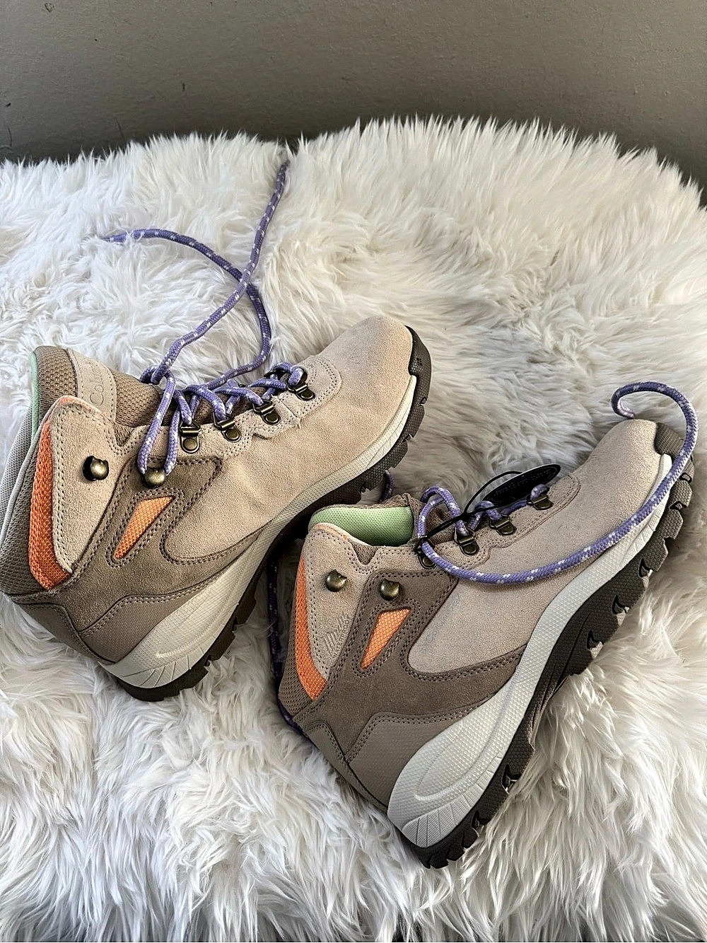 Columbia Newton Ridge Plus Waterproof Amped Hiking Boots Women's Hiking Boots US